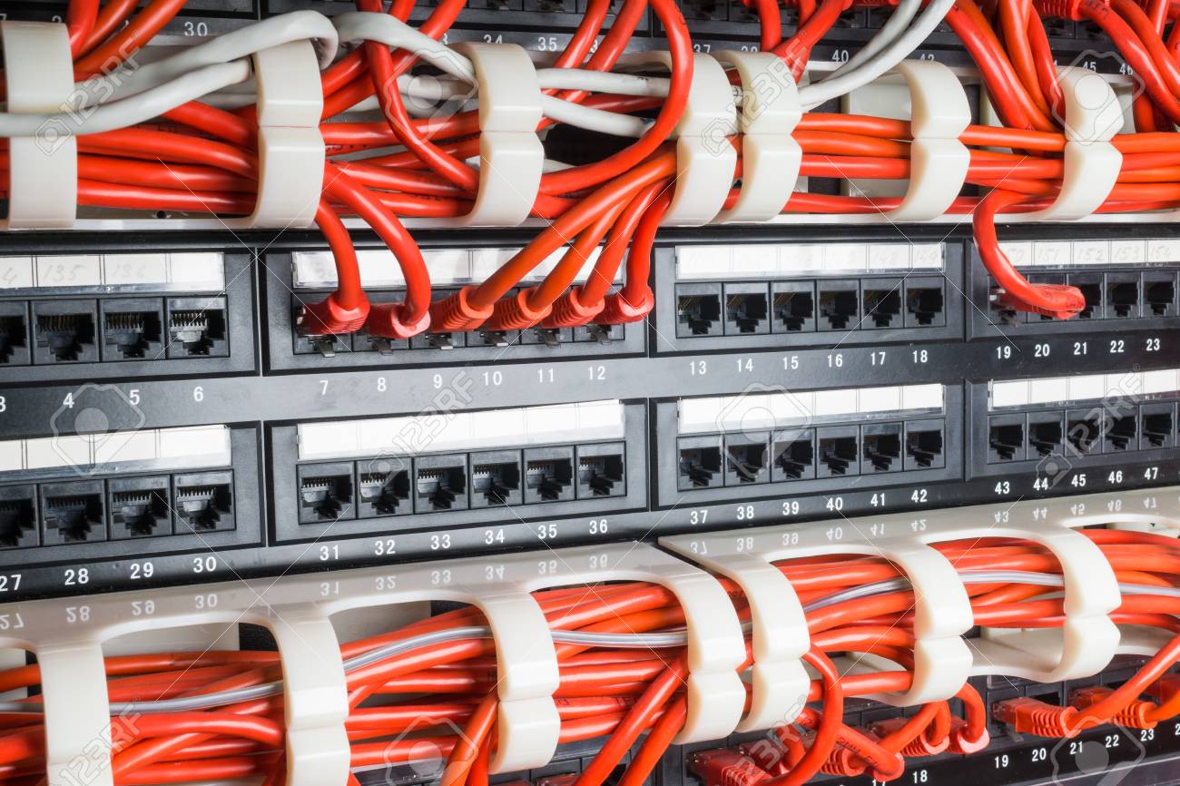 پچ پنل چیست و چه نقشی در مدیریت کابل‌ها دارد؟