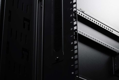یونیت (U) در رک شبکه چیست و چطور رک مناسب انتخاب کنیم؟